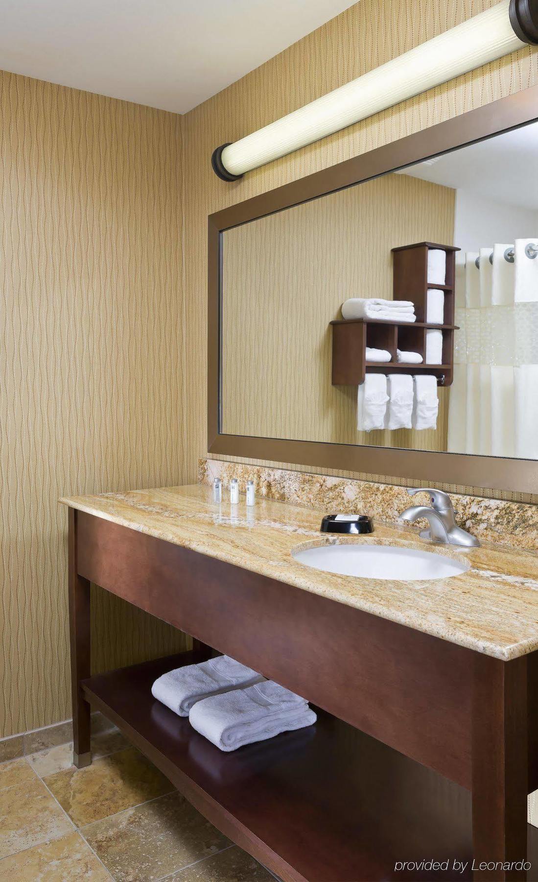 Hampton Inn Youngstown/Boardman Poland Bagian luar foto